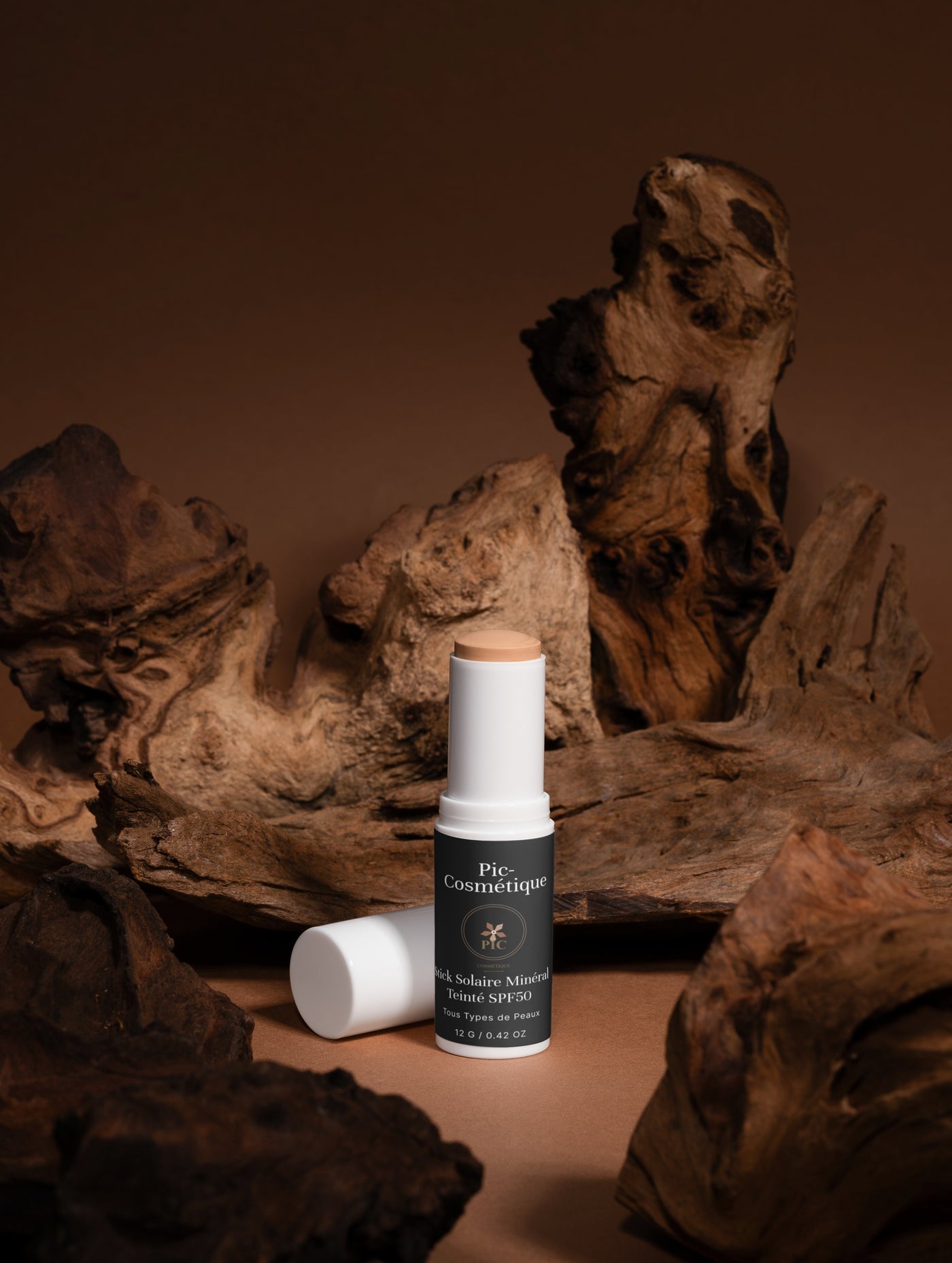 Stick Solaire Minéral Teinté SPF50 | Haute Protection & Éclat Naturel - Pic Cosmétique